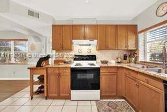 11624 SW 93rd St, Miami, FL 33176