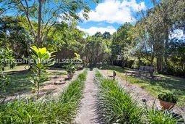 11624 SW 93rd St, Miami, FL 33176