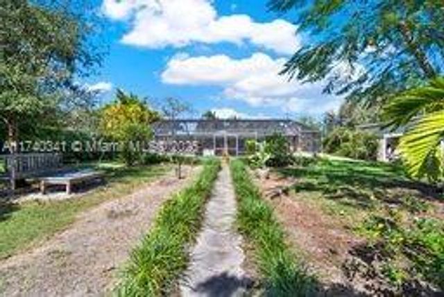 11624 SW 93rd St, Miami, FL 33176