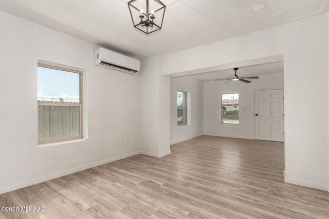 116 W 30th Street, Tucson, AZ 85713