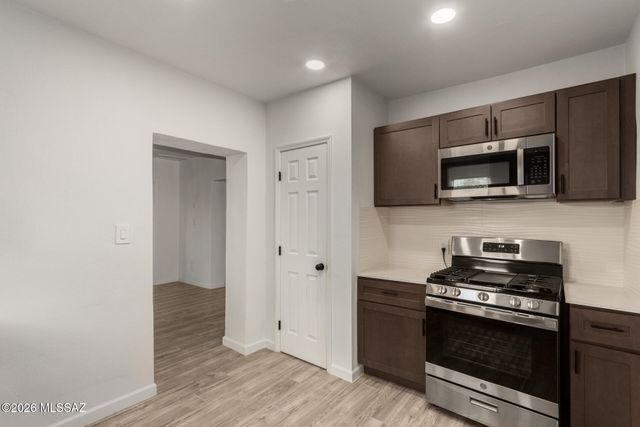 116 W 30th Street, Tucson, AZ 85713