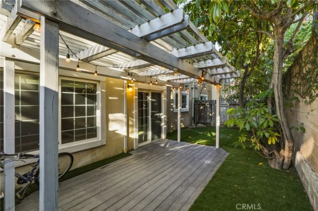 10235 Oklahoma 2, Chatsworth, CA 91311