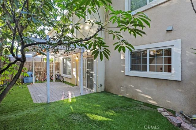10235 Oklahoma 2, Chatsworth, CA 91311