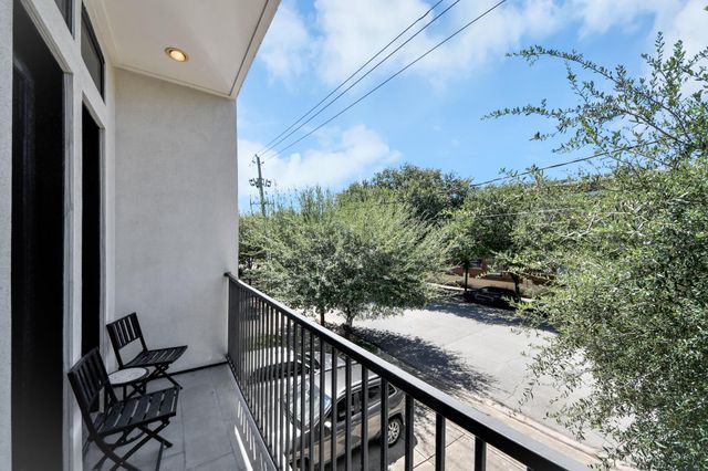 1303 Live Oak Street, Houston, TX 77003