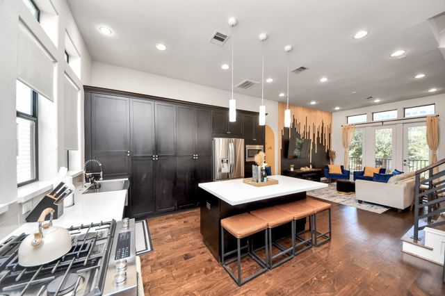 1303 Live Oak Street, Houston, TX 77003