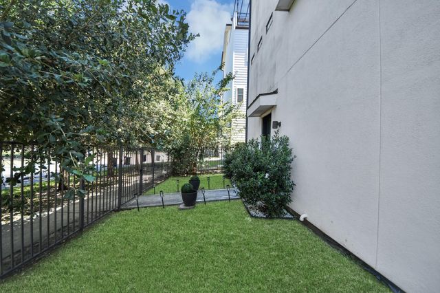 1303 Live Oak Street, Houston, TX 77003