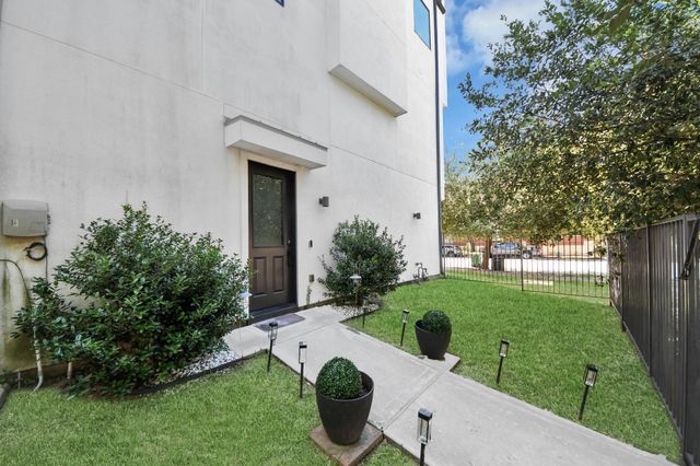 1303 Live Oak Street, Houston, TX 77003