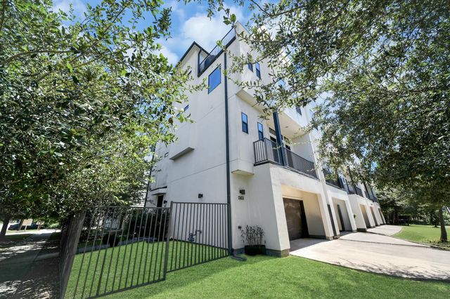1303 Live Oak Street, Houston, TX 77003