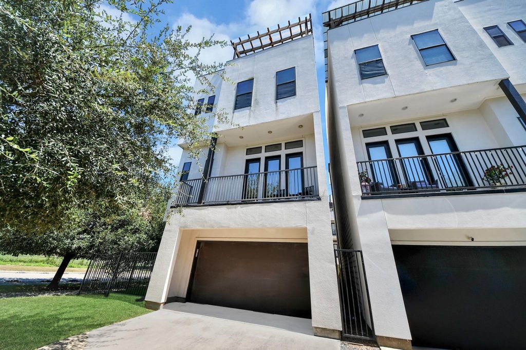 1303 Live Oak Street, Houston, TX 77003
