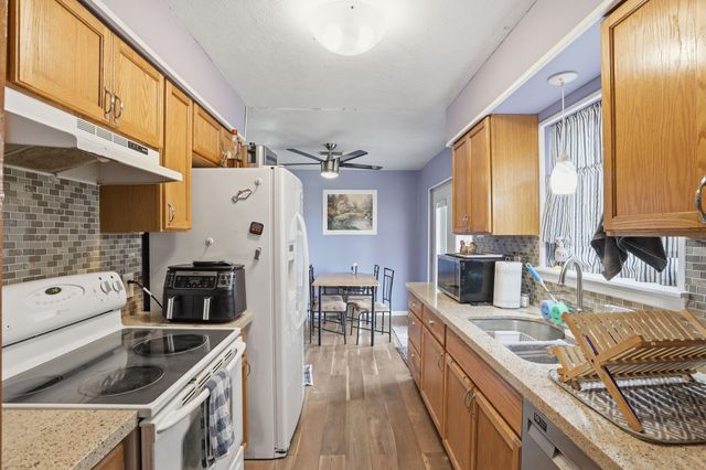 1813 Arkansas Street, Gainesville, TX 76240