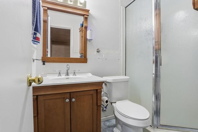 1813 Arkansas Street, Gainesville, TX 76240