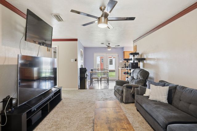 1813 Arkansas Street, Gainesville, TX 76240