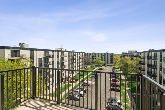 9701 N Dee Road 6N, Niles, IL 60714