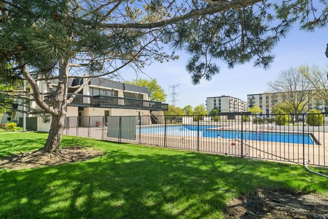 9701 N Dee Road 6N, Niles, IL 60714