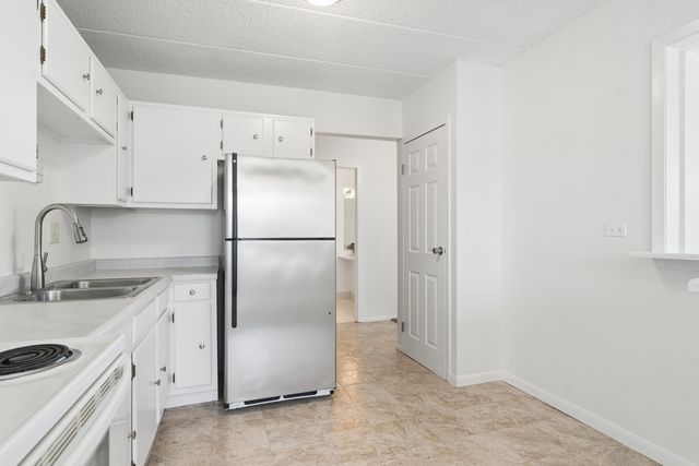 9701 N Dee Road 6N, Niles, IL 60714