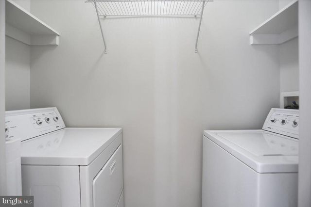 1914 ASHLEY DR, Chambersburg, PA 17201