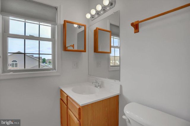 1914 ASHLEY DR, Chambersburg, PA 17201