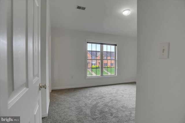 1914 ASHLEY DR, Chambersburg, PA 17201