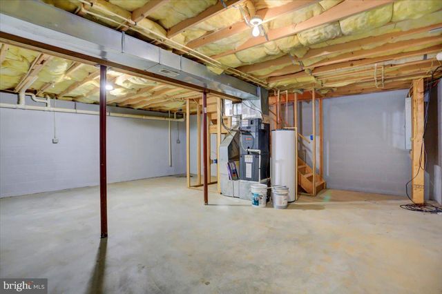 1914 ASHLEY DR, Chambersburg, PA 17201