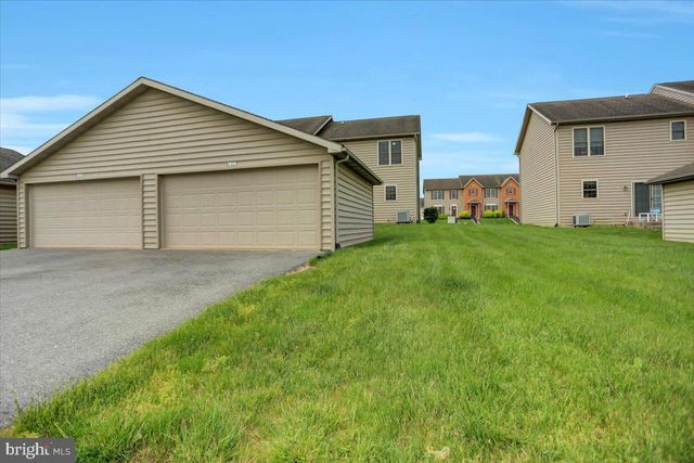 1914 ASHLEY DR, Chambersburg, PA 17201