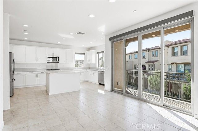 201 Mountain Sage, Lake Forest (el Toro), CA 92610