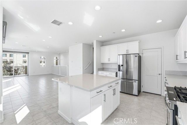 201 Mountain Sage, Lake Forest (el Toro), CA 92610