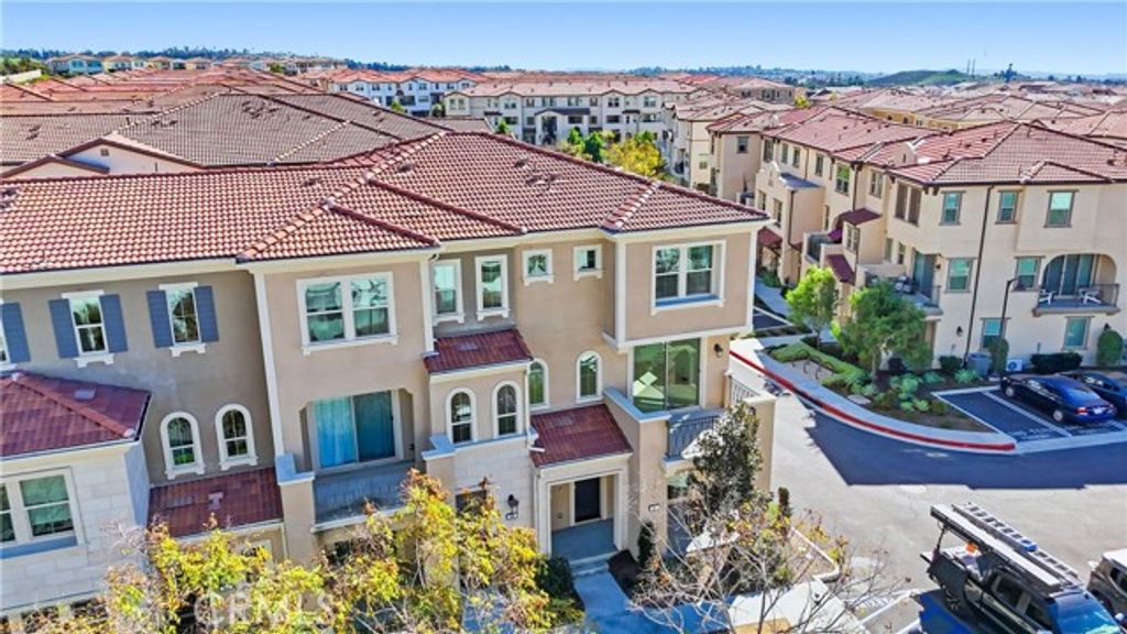 201 Mountain Sage, Lake Forest (el Toro), CA 92610