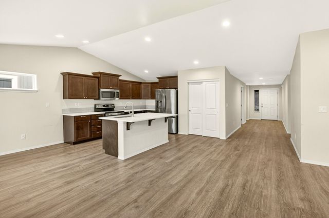 3665 Durst Street, Medford, OR 97504