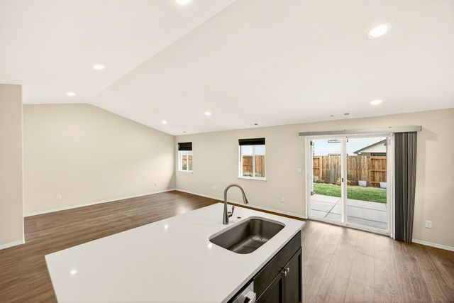 3665 Durst Street, Medford, OR 97504