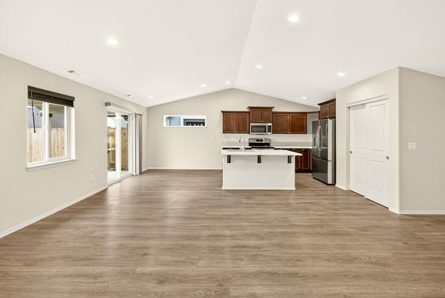 3665 Durst Street, Medford, OR 97504