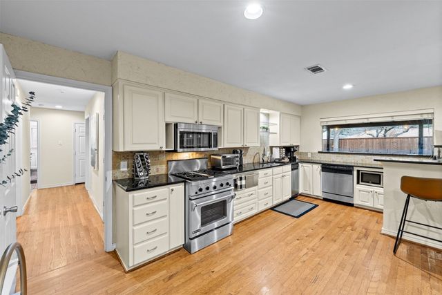 6806 ROYAL Lane, Dallas, TX 75230