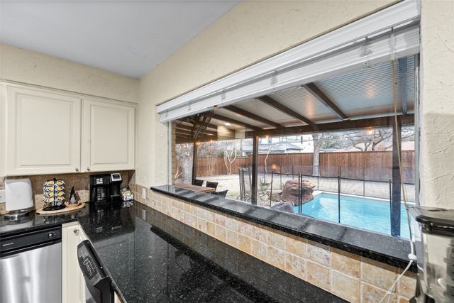 6806 ROYAL Lane, Dallas, TX 75230