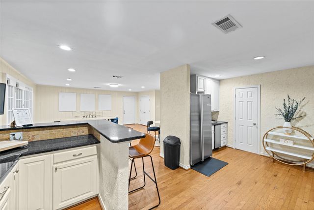 6806 ROYAL Lane, Dallas, TX 75230