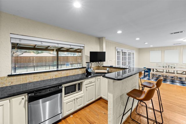 6806 ROYAL Lane, Dallas, TX 75230