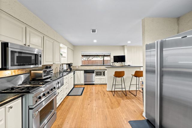 6806 ROYAL Lane, Dallas, TX 75230