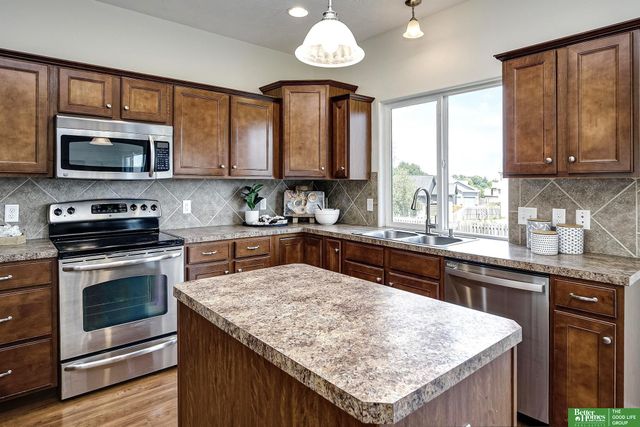 4815 N 162 Street, Omaha, NE 68116