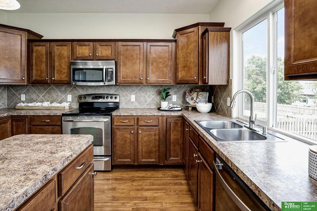 4815 N 162 Street, Omaha, NE 68116
