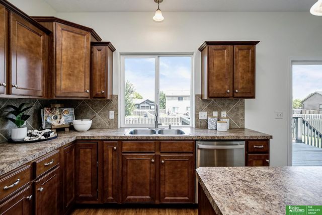 4815 N 162 Street, Omaha, NE 68116