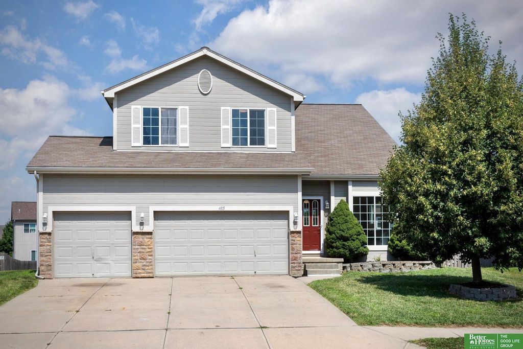 4815 N 162 Street, Omaha, NE 68116