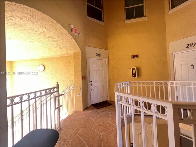 8814 W Flagler St 218, Miami, FL 33174