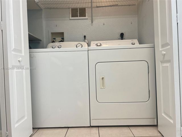 8814 W Flagler St 218, Miami, FL 33174