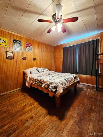 509 S 10th Street, Escanaba, MI 49829