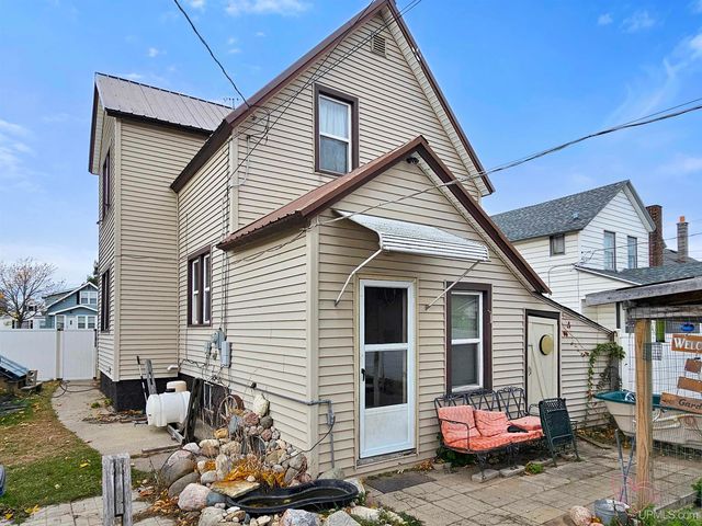 509 S 10th Street, Escanaba, MI 49829