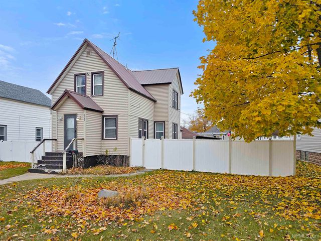 509 S 10th Street, Escanaba, MI 49829