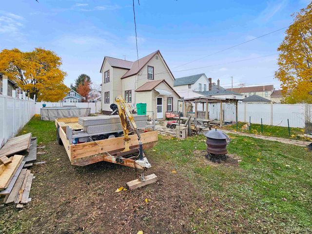 509 S 10th Street, Escanaba, MI 49829
