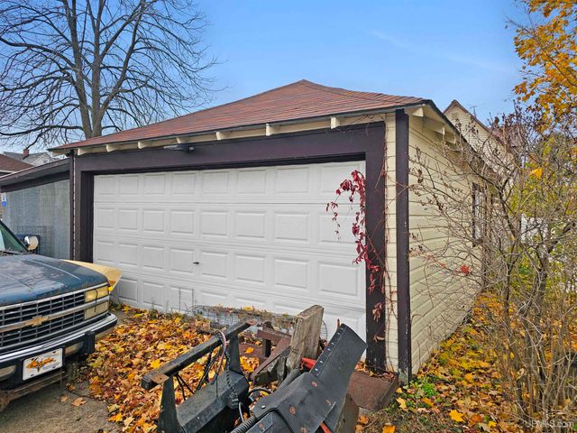 509 S 10th Street, Escanaba, MI 49829