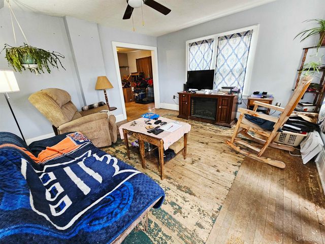 509 S 10th Street, Escanaba, MI 49829