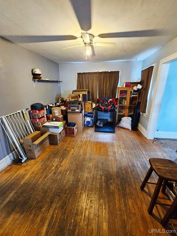 509 S 10th Street, Escanaba, MI 49829