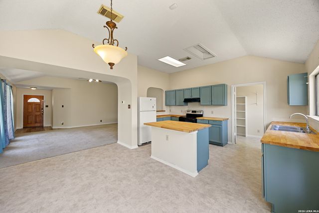 1073 Stone Trl, New Braunfels, TX 78130