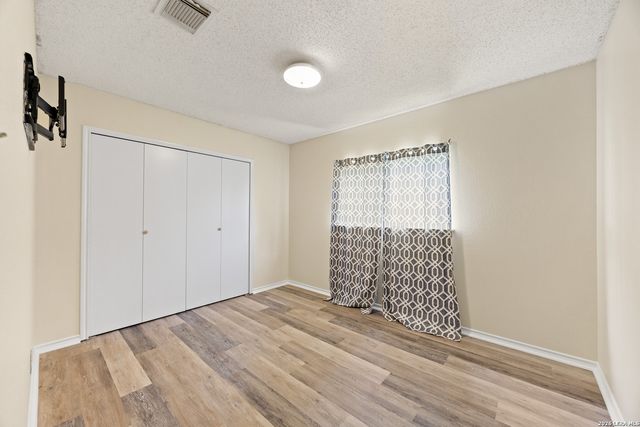 1073 Stone Trl, New Braunfels, TX 78130